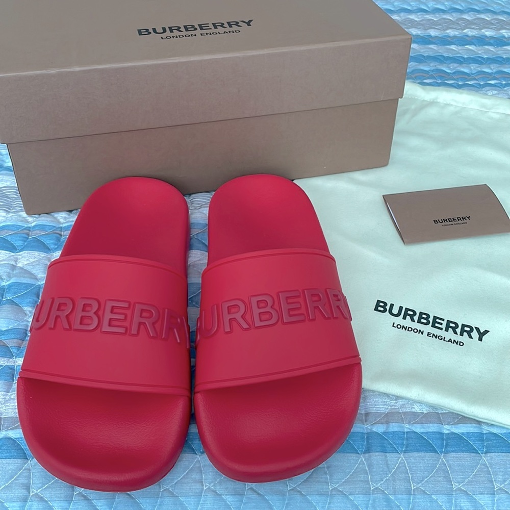 BURBERRY SLIDE SLEEPER